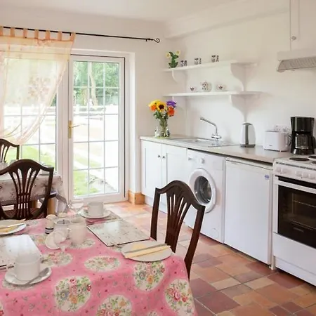 Shannon Breeze Self - Catering Guest house *